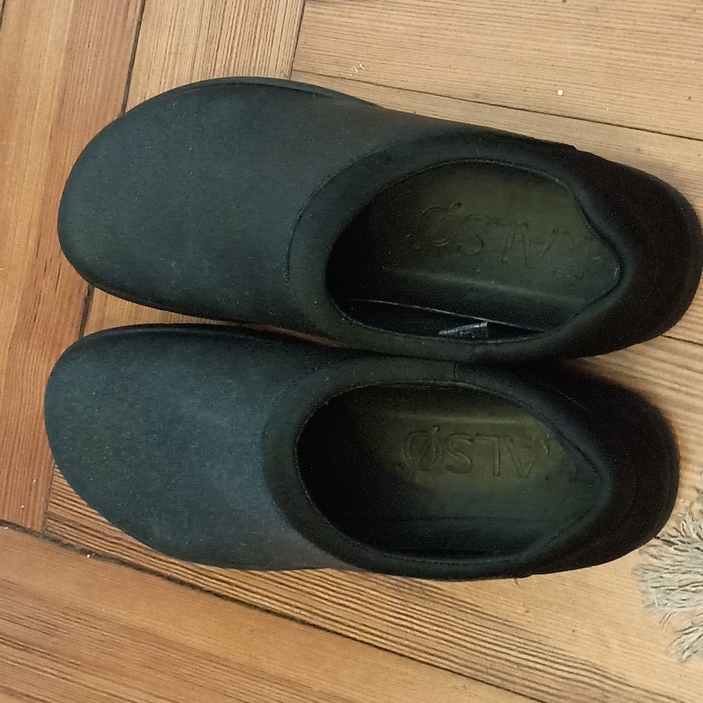 Rare KALSO EARTH Mana Black Leather Slip On.  Womens SZ 12, Mens SZ 10.